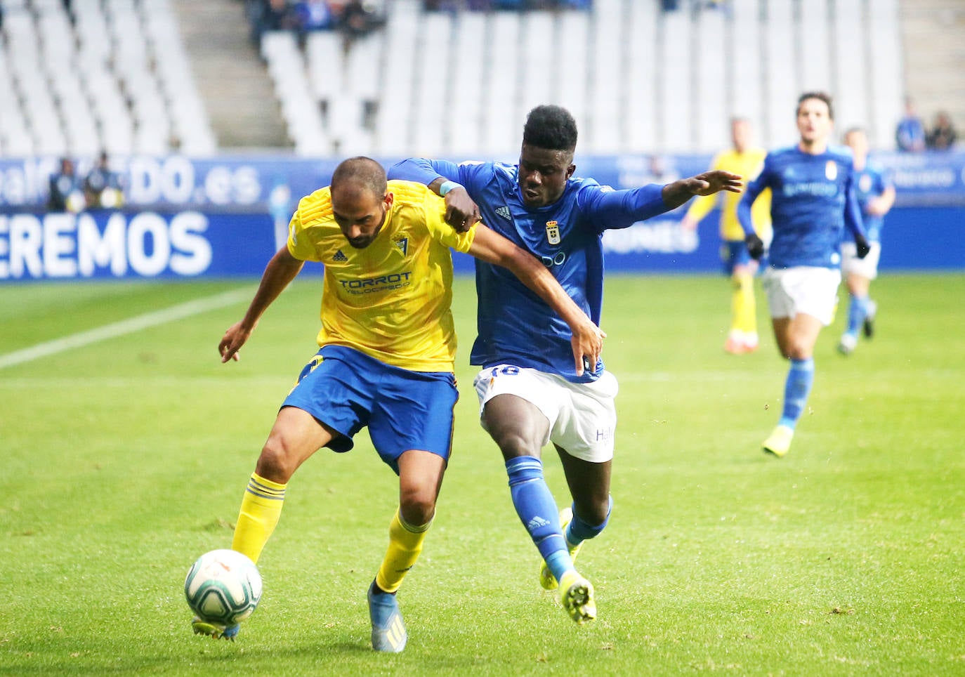 Real Oviedo 0-2 Cádiz, en imágenes