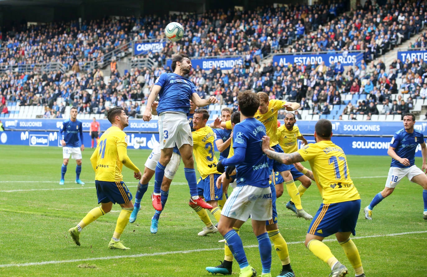 Real Oviedo 0-2 Cádiz, en imágenes