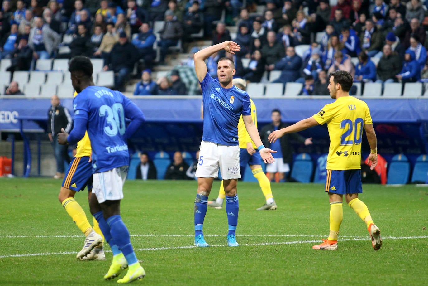 Real Oviedo 0-2 Cádiz, en imágenes