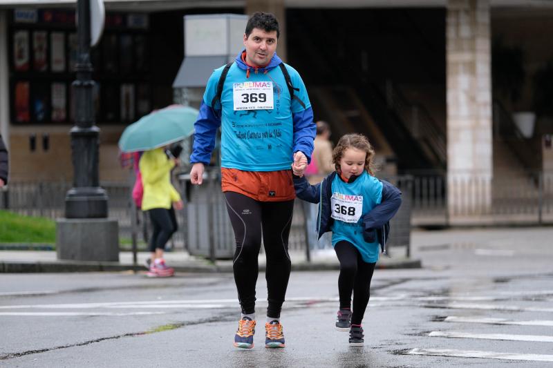 Decenas de corredores han participado en la tercera edición de la cita solidaria Teatinos Race for Life, organizada para reunir fondos destinados a la lucha contra el Linfoma, el Mieloma Múltiple y la Leucemia.