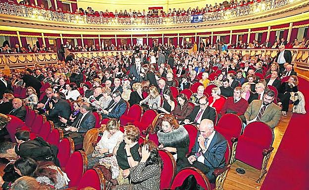 El público que anoche asistió a la función. 
