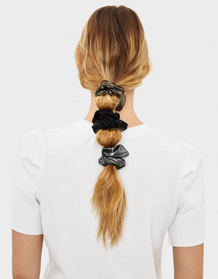 Coleteros metalizados en varios colores, 5,99 (Bershka).