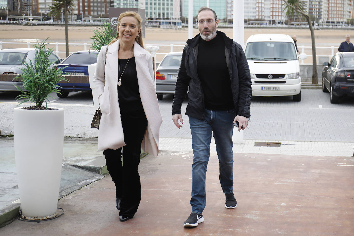 Los jugadores y las jugadoras del Sporting han compartido con la directiva la tradicional comida de Navidad en un hotel de Gijón.