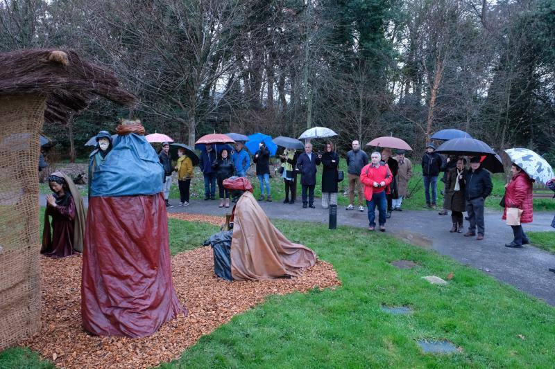 El espacio divulgativo estrena como novedades una réplica del faro del cabo Torres que se ubica en el centro del laberinto de laurel. El Botánico ha presentado también nuevas actividades como las visitas guiadas sobre las especies invasoras, así como un belén monumental y muchos talleres dirigidos a todo tipo de público.