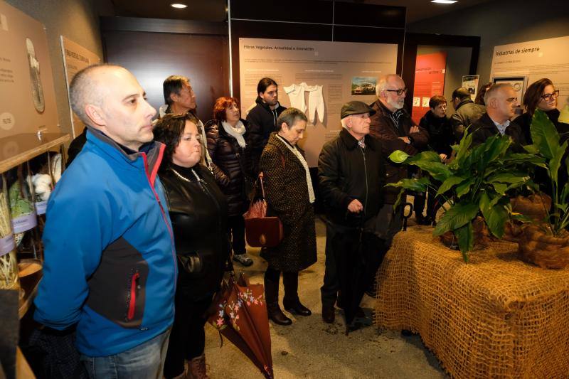 El espacio divulgativo estrena como novedades una réplica del faro del cabo Torres que se ubica en el centro del laberinto de laurel. El Botánico ha presentado también nuevas actividades como las visitas guiadas sobre las especies invasoras, así como un belén monumental y muchos talleres dirigidos a todo tipo de público.