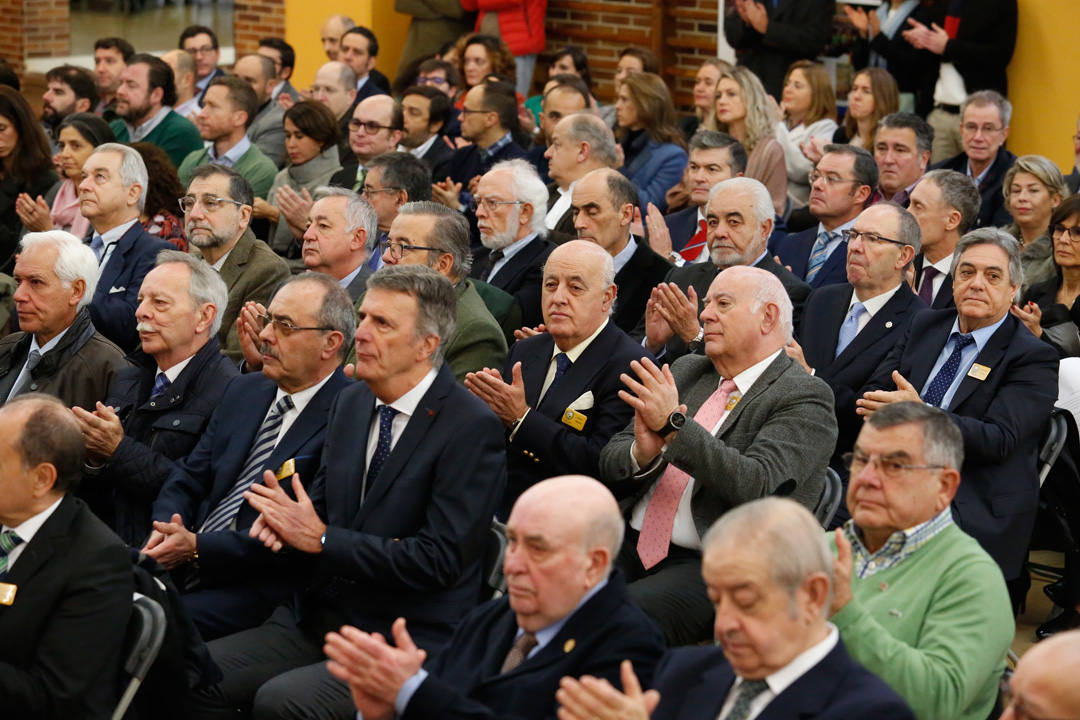 La Asociación de Alumnos del Inmaculada celebró este sábado el tradicional día del antiguo alumno, que reunió a 230 personas.