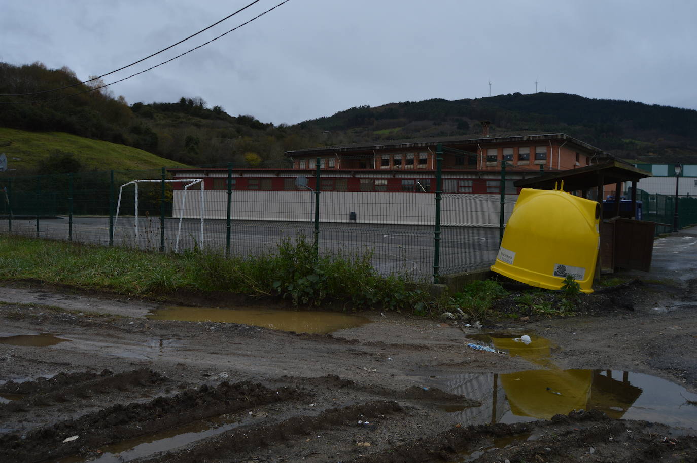 La región, en alerta roja por viento y oleaje.