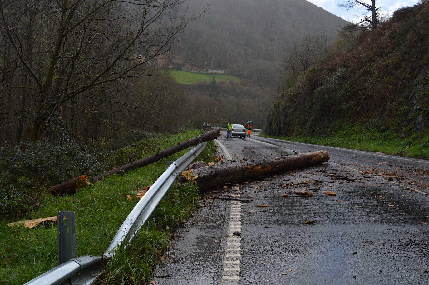 La región, en alerta roja por viento y oleaje.