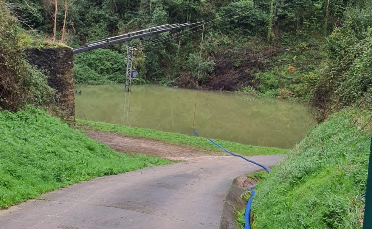 El manantial de Los Molinos, anegado por el agua. 