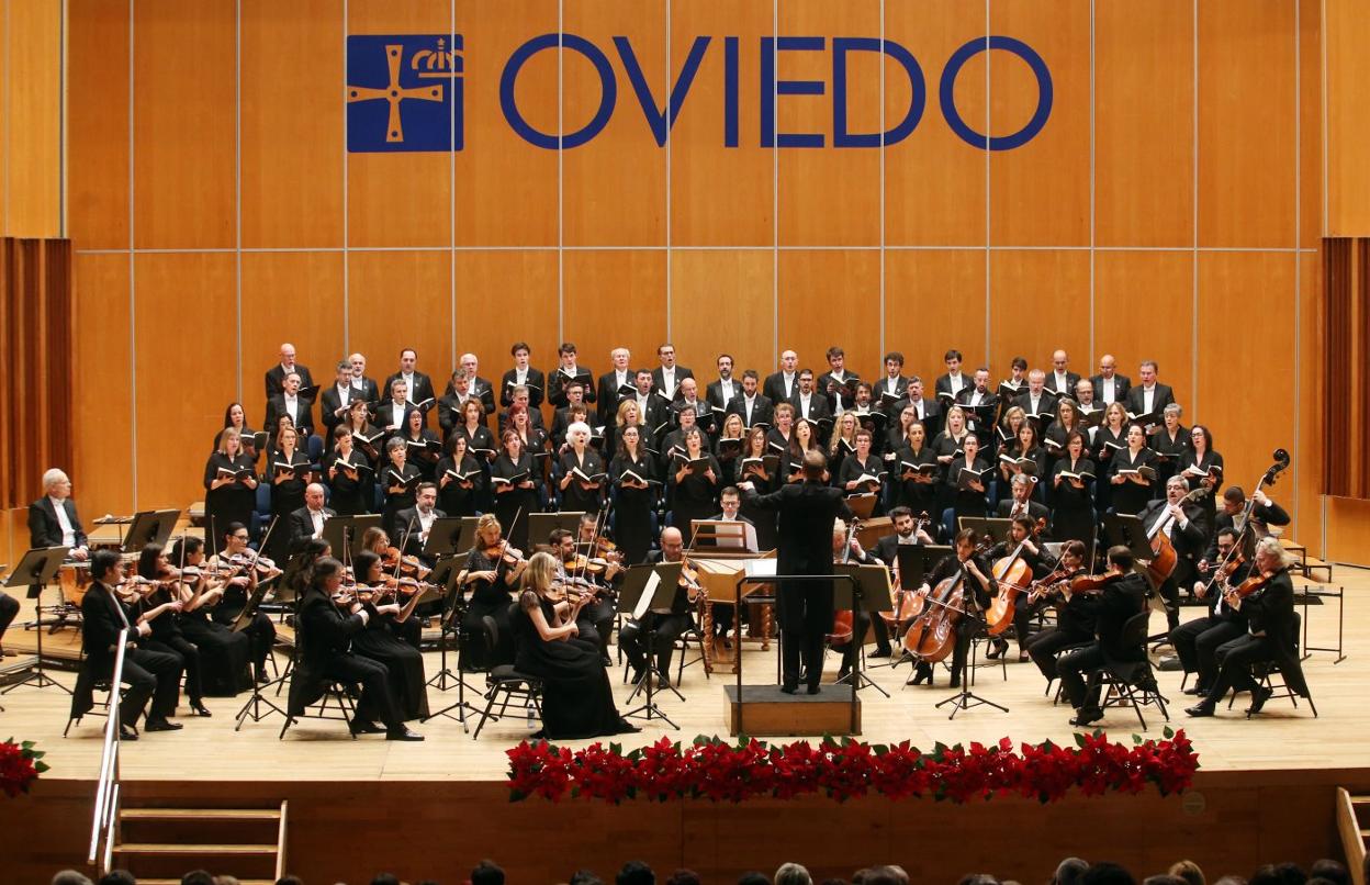 El Coro de la Fundación Princesa de Asturias y la OSPA, dirigida por el australiano Benjamin Bayl. 