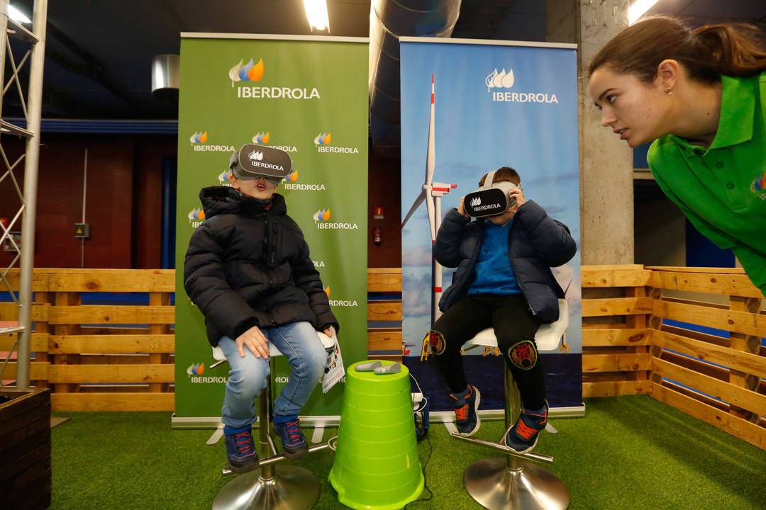 Mercaplana. Salón de Navidad para la infancia y la juventud en Gijón