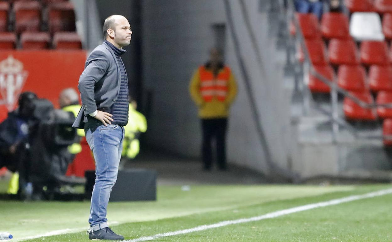 José Alberto, en su último partido como entrenador del Sporting 