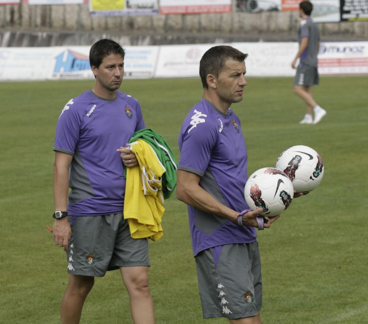 Ray Henric-Coll, a la izquierda, y Miroslav Djukic, durante un entrenamiento del Valladolid.