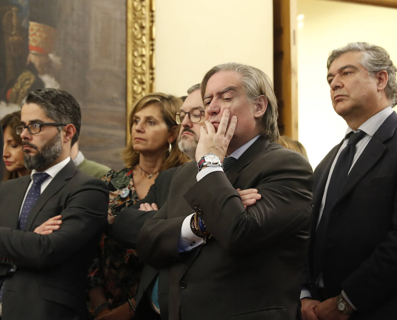 Los regidores de Oviedo, Gijón y Avilés y la Federación Asturiana de Concejos (FACC) han reivindicado en el tradicional brindis navideño la colaboración de los ayuntamientos de la región para competir en un mundo cada vez más complejo y han defendido la autonomía local una vez que han pasado 40 años de las primeras elecciones municipales