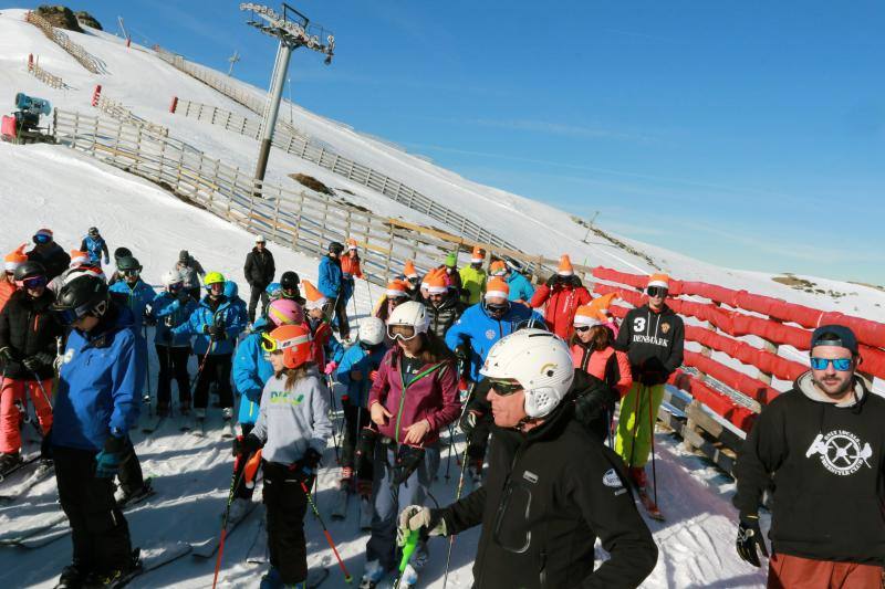 Los usuarios de la estación han participado en un acto para reclamar un futuro para las instalaciones lenenses. 