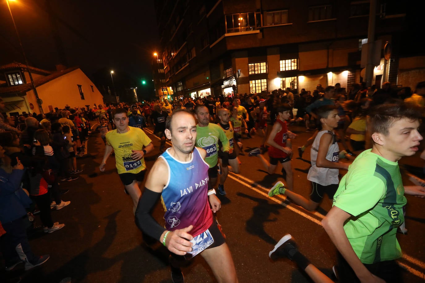 Manu Guerreiro y Herrero se han impuesto en la San Silvestre de Avilés, que este año ha reunido a cerca de 2.800 corredores.