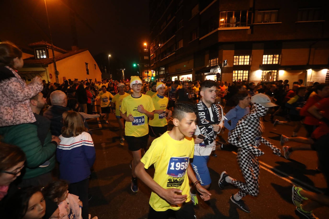 Manu Guerreiro y Herrero se han impuesto en la San Silvestre de Avilés, que este año ha reunido a cerca de 2.800 corredores.