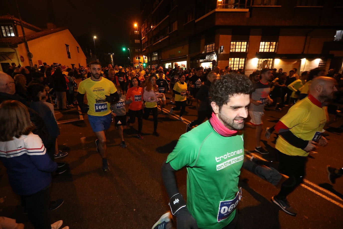 Manu Guerreiro y Herrero se han impuesto en la San Silvestre de Avilés, que este año ha reunido a cerca de 2.800 corredores.