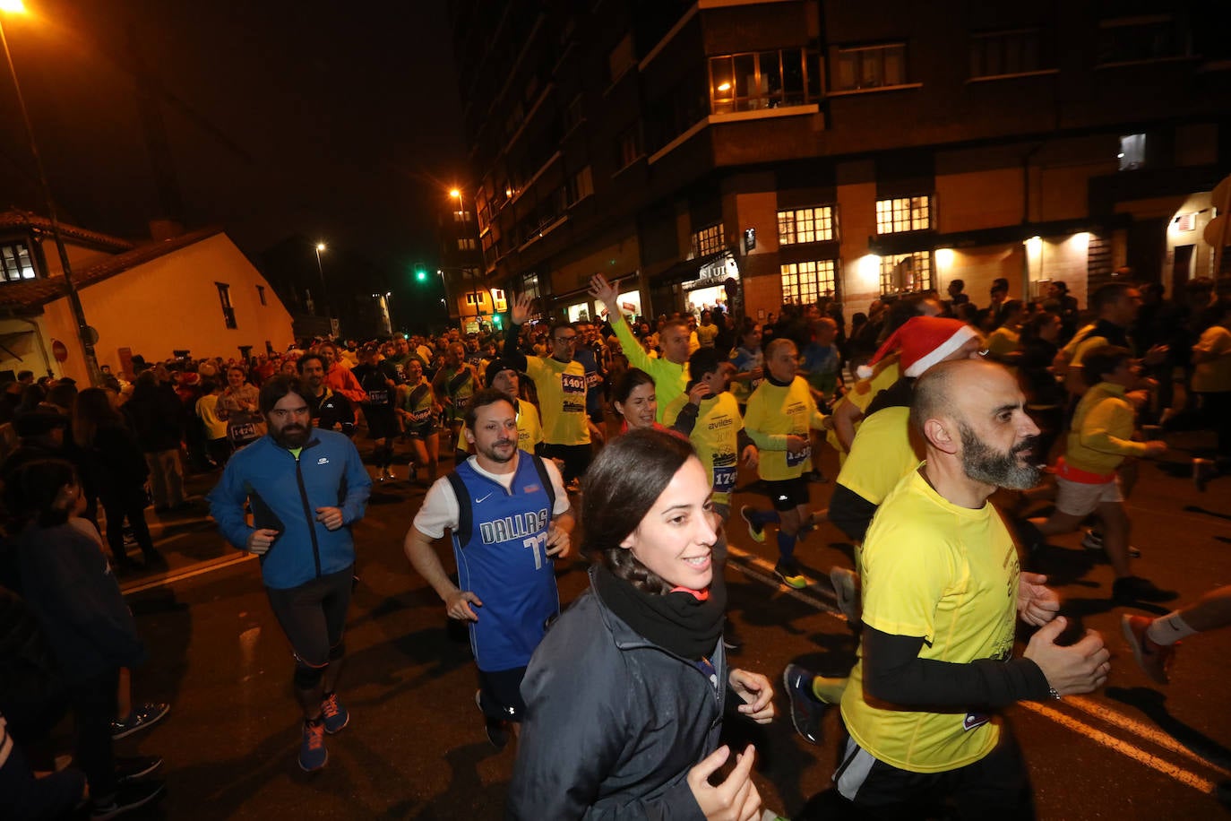 Manu Guerreiro y Herrero se han impuesto en la San Silvestre de Avilés, que este año ha reunido a cerca de 2.800 corredores.