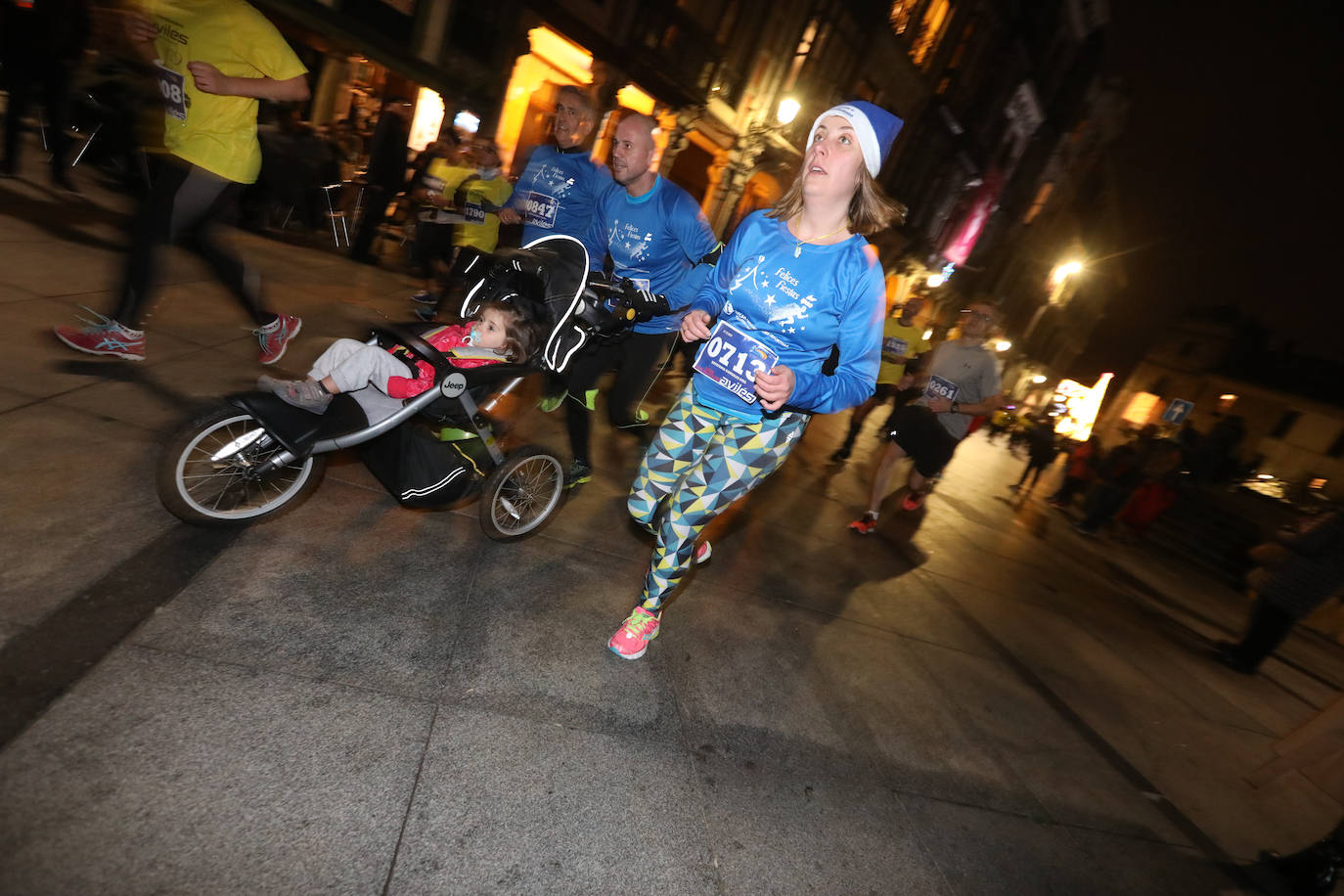 Manu Guerreiro y Herrero se han impuesto en la San Silvestre de Avilés, que este año ha reunido a cerca de 2.800 corredores.