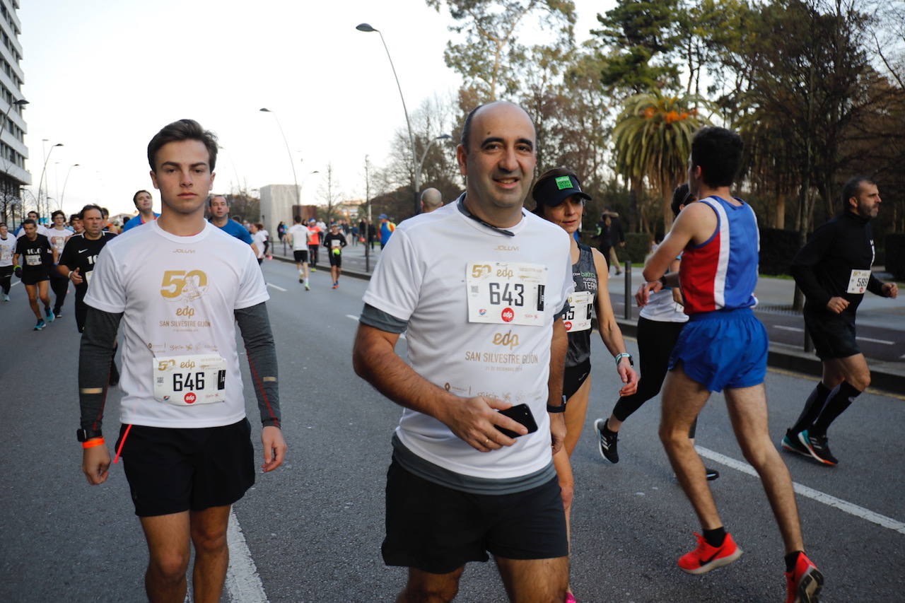 Fotos: Diversión en la San Silvestre de Gijón