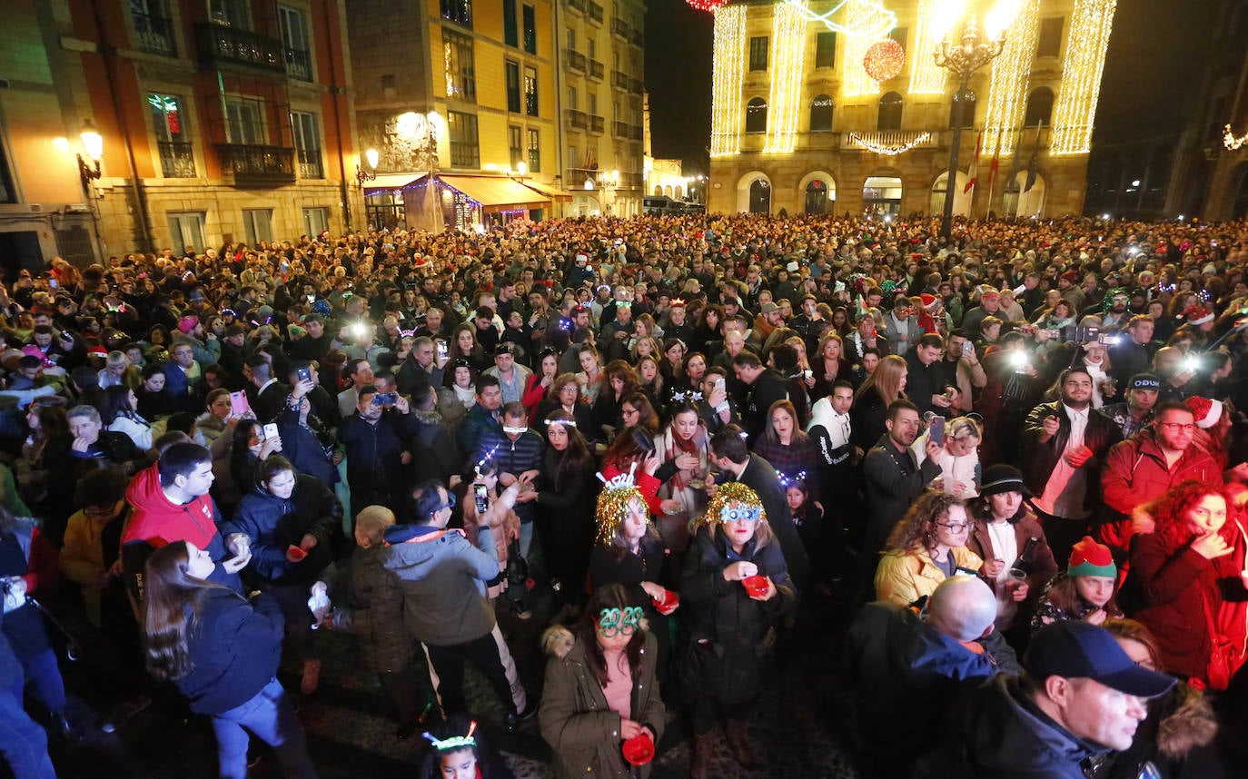 La salud y el ascenso del Sporting los deseos más repetidos 