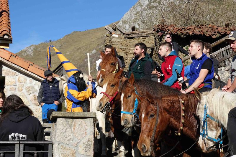 Fotos: El Guirria celebra el nuevo año en Ponga