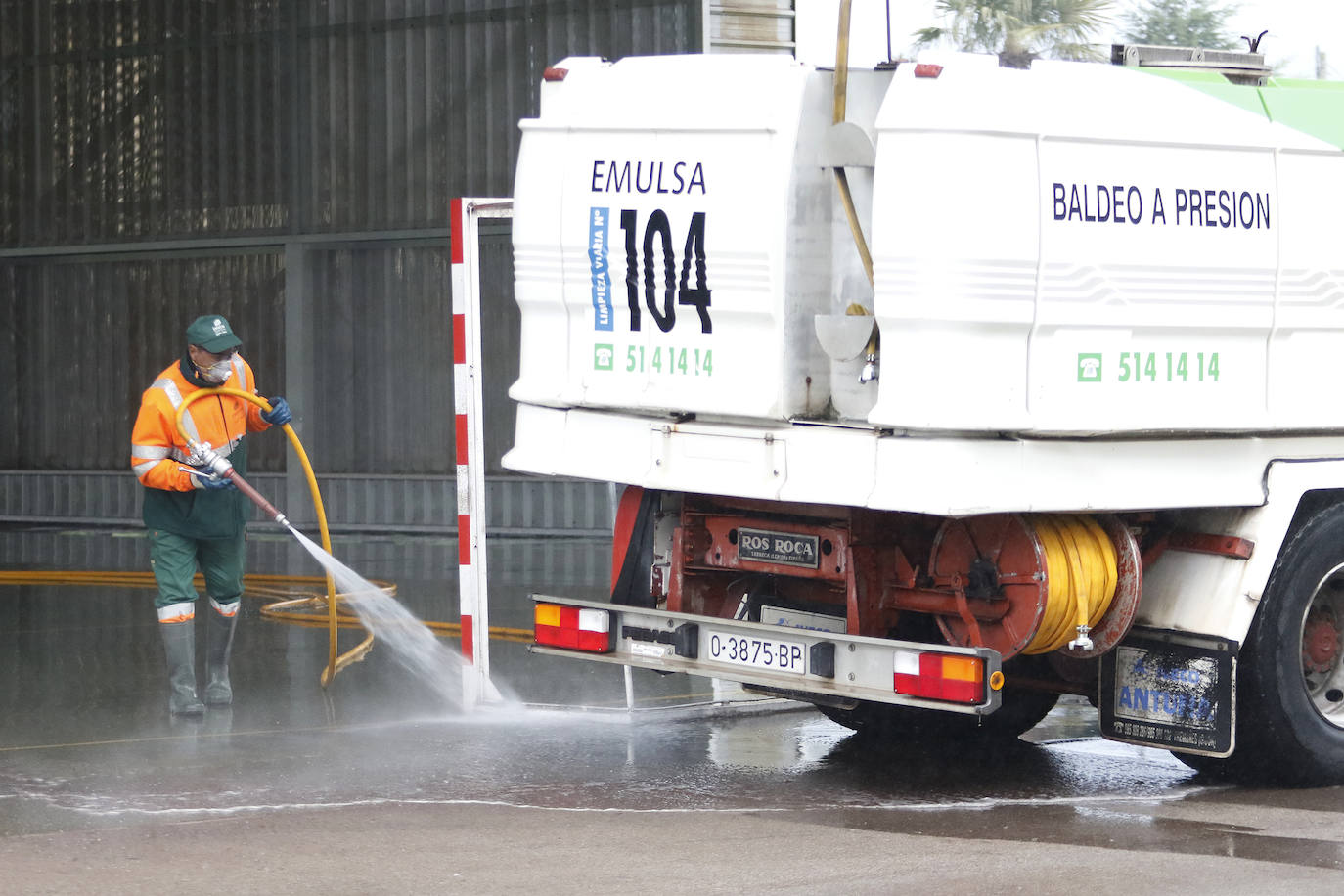 Prosiguen los baldeos en la zona por los niveles de contaminación