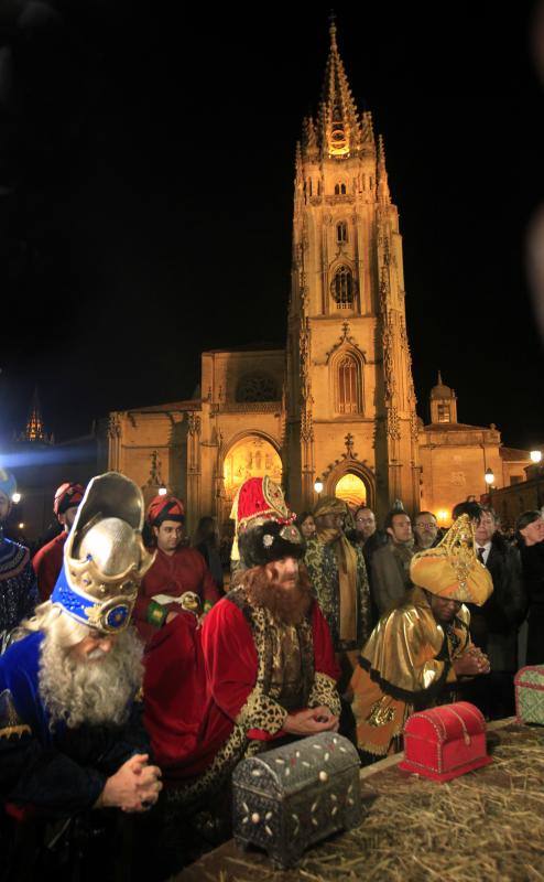 Fotos: Toneladas de ilusión en el desfile de Oviedo