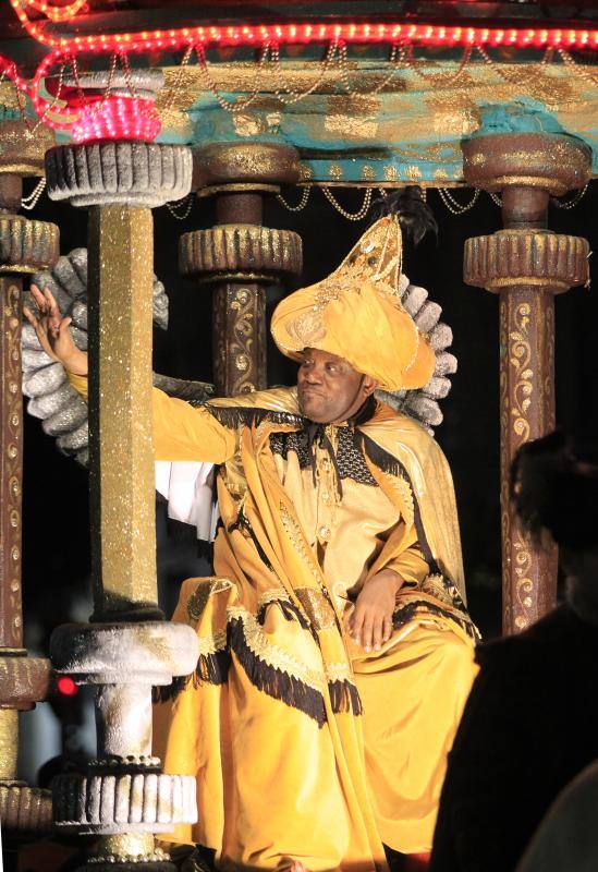 Fotos: Toneladas de ilusión en el desfile de Oviedo