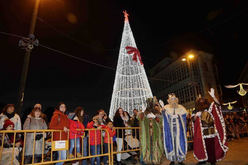 Los Reyes llegaron al oriente de Asturias: Amieva, Cabrales, Arriondas, Infiesto, Colombres, Panes, Ponga, Ribadesella, Villamayor, Cangas de Onís y Llanes cargados de buenos deseos. 