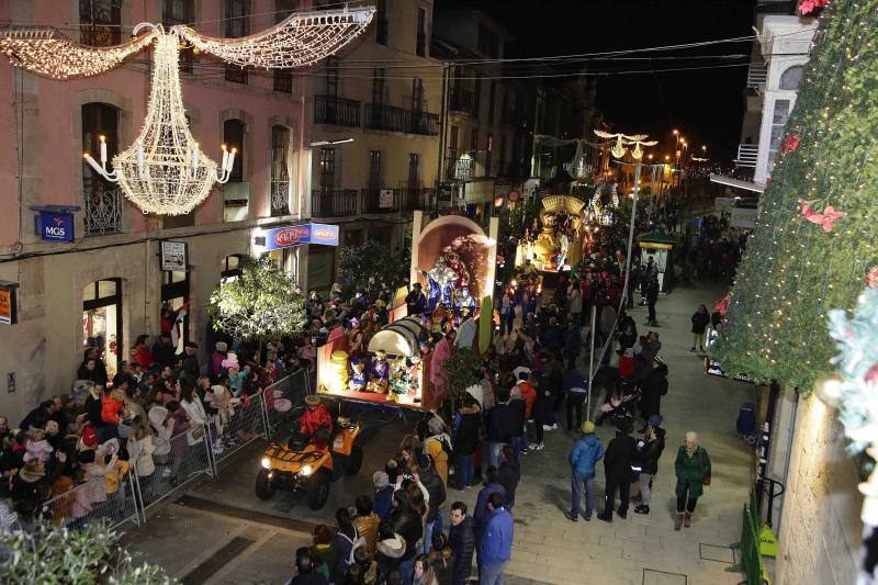 Los Reyes llegaron al oriente de Asturias: Amieva, Cabrales, Arriondas, Infiesto, Colombres, Panes, Ponga, Ribadesella, Villamayor, Cangas de Onís y Llanes cargados de buenos deseos. 