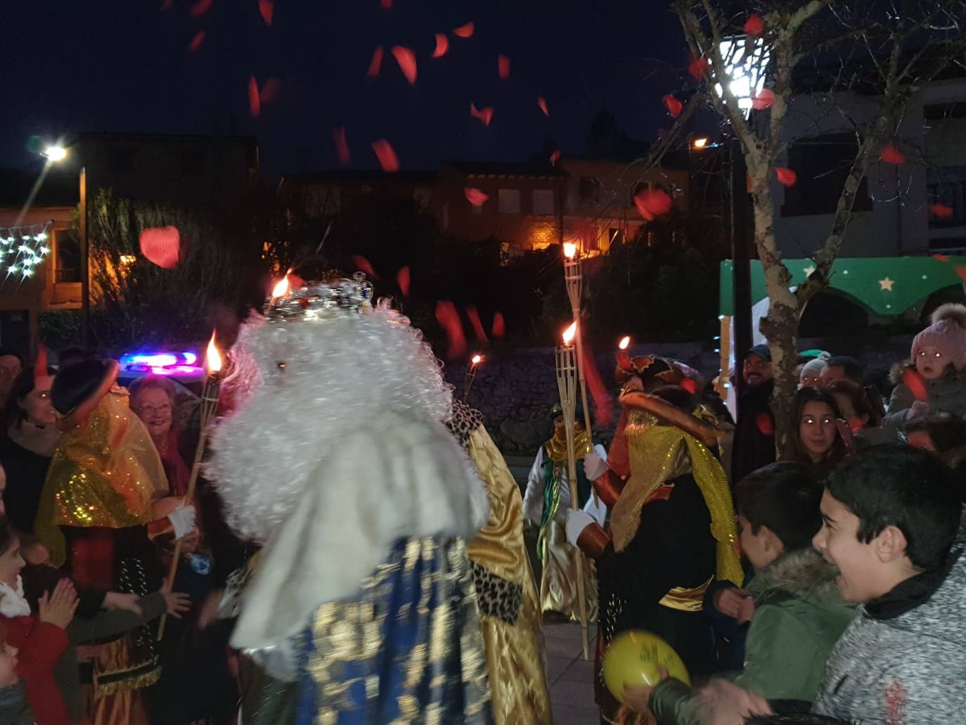 Los Reyes llegaron al oriente de Asturias: Amieva, Cabrales, Arriondas, Infiesto, Colombres, Panes, Ponga, Ribadesella, Villamayor, Cangas de Onís y Llanes cargados de buenos deseos. 