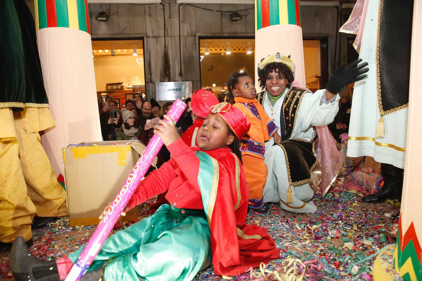 Fotos: ¿Estuviste en la cabalgata de Reyes de Gijón? ¡Búscate! (2)