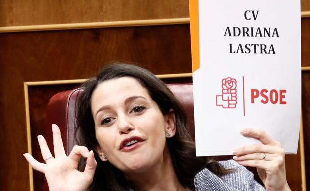 Inés Arrimadas ataca a Adriana Lastra por su currículo