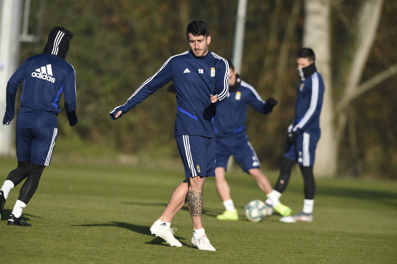 La incorporación del capitán Saúl Berjón ha sido la novedad de la sesión después de su ausencia durante cinco semanas por una operación de rodilla.