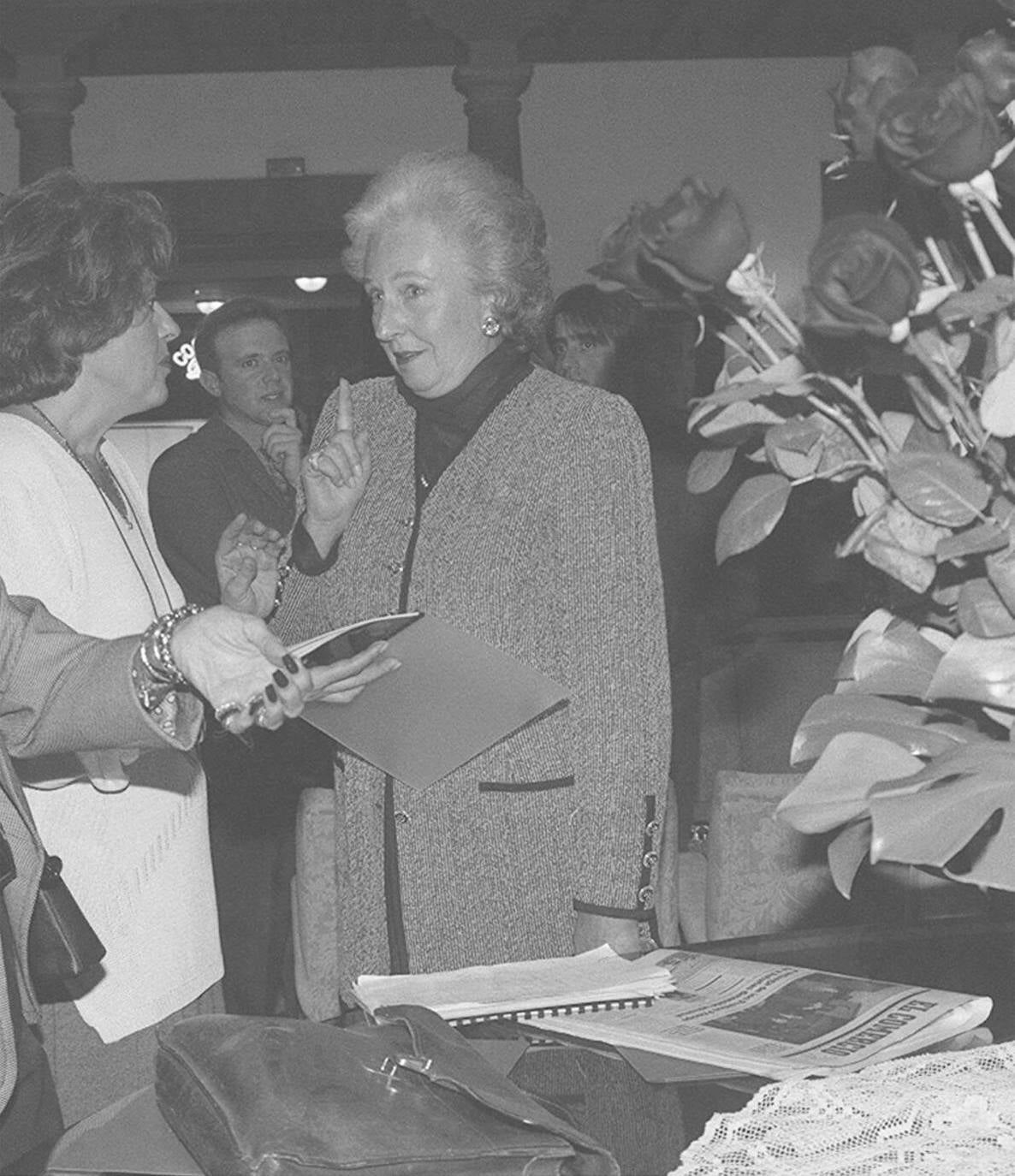 La infanta Pilar de Borbón visitó en muchas ocasiones el Principado. Ceremonias de entrega de los Premios Príncipe de Asturias en Oviedo o concursos hípicos disputados en Gijón fueron algunas de las citas que no eludió la hermana mayor del rey Juan Carlos.