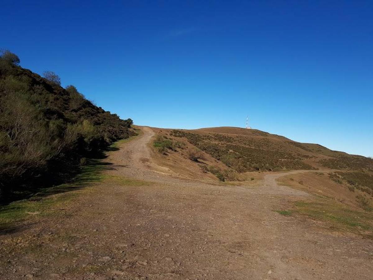 Fotos: El paisaje restaurado de Coto Bello a golpe de pedal