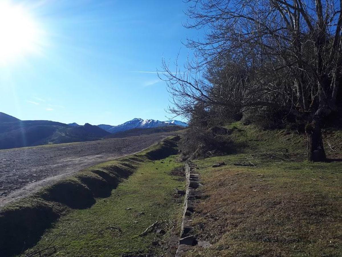 Fotos: El paisaje restaurado de Coto Bello a golpe de pedal