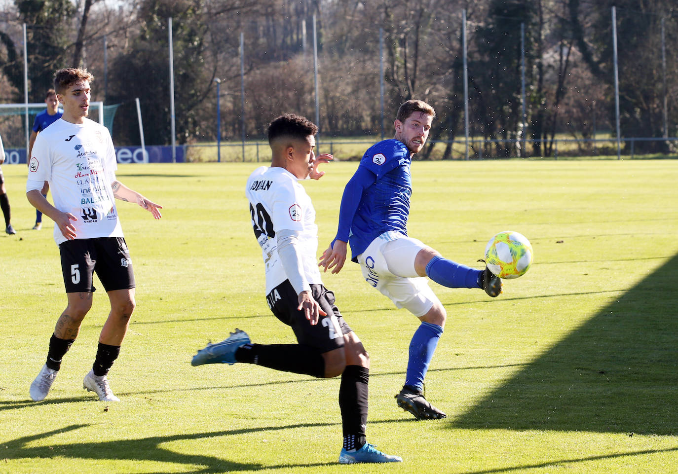 El conjunto azul mostró una de sus versiones más erráticas y cayó con claridad en El Requexón. 