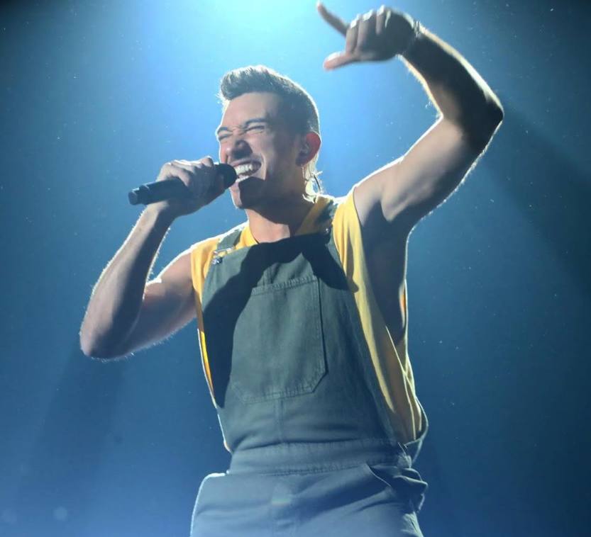 Bruno tiene 25 años, nació en Uruguay y vive en Alcalá de Henares (Madrid). Toca la guitarra, el piano y la batería. Cuando se presentó a OT 2020 formaba parte del grupo TOOM PAK, un espectáculo musical de percusión con objetos de reciclaje