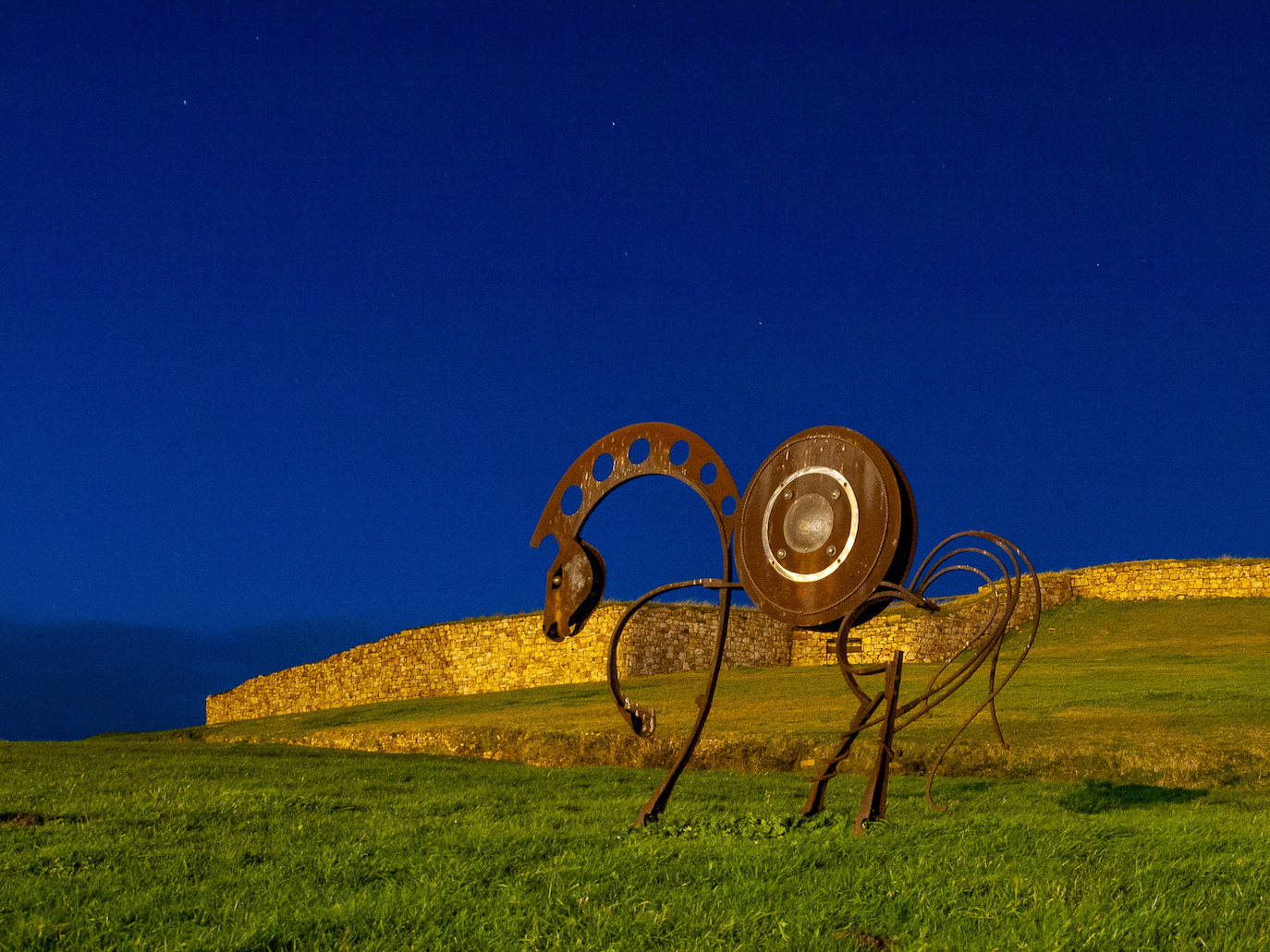 Imágenes reunidas en el concurso Arqueofoto realizado por los museos arqueológicos de Gijón con la colaboración de EL COMERCIO para difundir el patrimonio de la ciudad.