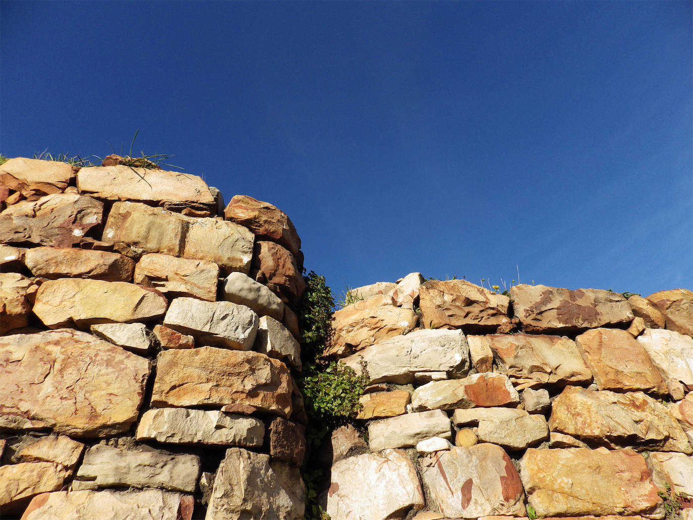 Imágenes reunidas en el concurso Arqueofoto realizado por los museos arqueológicos de Gijón con la colaboración de EL COMERCIO para difundir el patrimonio de la ciudad.