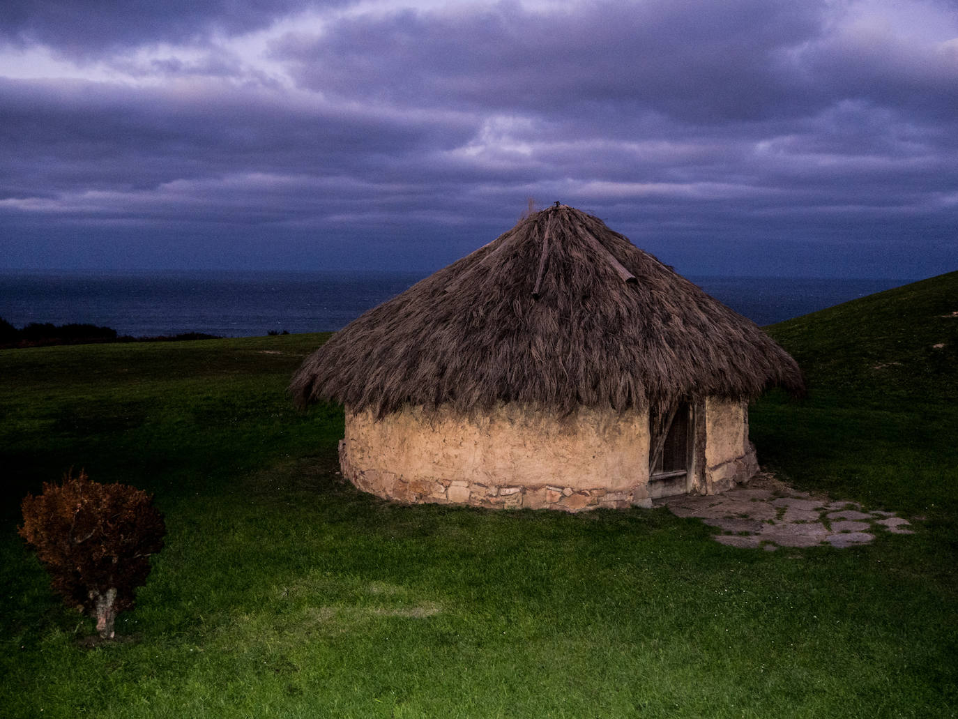 Imágenes reunidas en el concurso Arqueofoto realizado por los museos arqueológicos de Gijón con la colaboración de EL COMERCIO para difundir el patrimonio de la ciudad.