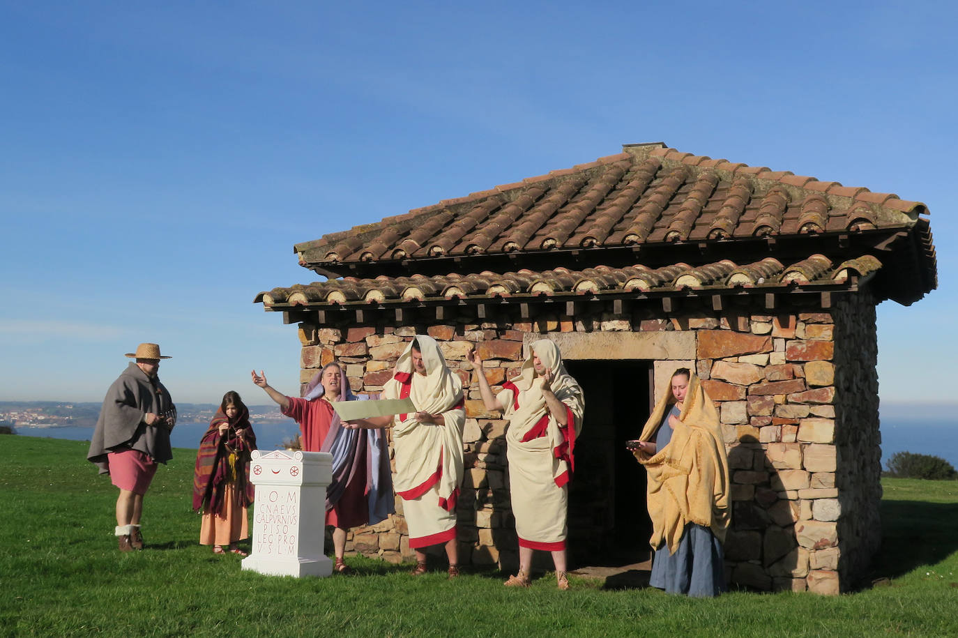 Imágenes reunidas en el concurso Arqueofoto realizado por los museos arqueológicos de Gijón con la colaboración de EL COMERCIO para difundir el patrimonio de la ciudad.