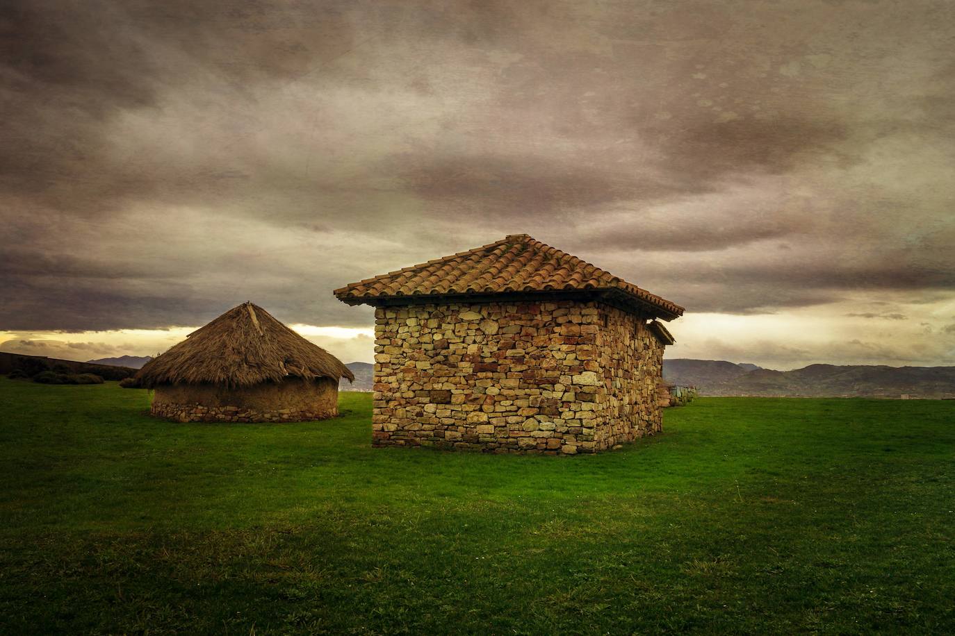 Imágenes reunidas en el concurso Arqueofoto realizado por los museos arqueológicos de Gijón con la colaboración de EL COMERCIO para difundir el patrimonio de la ciudad.
