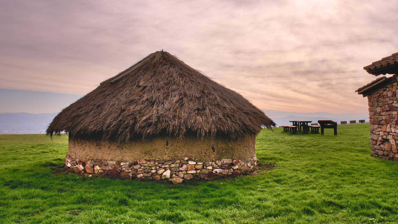 Imágenes reunidas en el concurso Arqueofoto realizado por los museos arqueológicos de Gijón con la colaboración de EL COMERCIO para difundir el patrimonio de la ciudad.