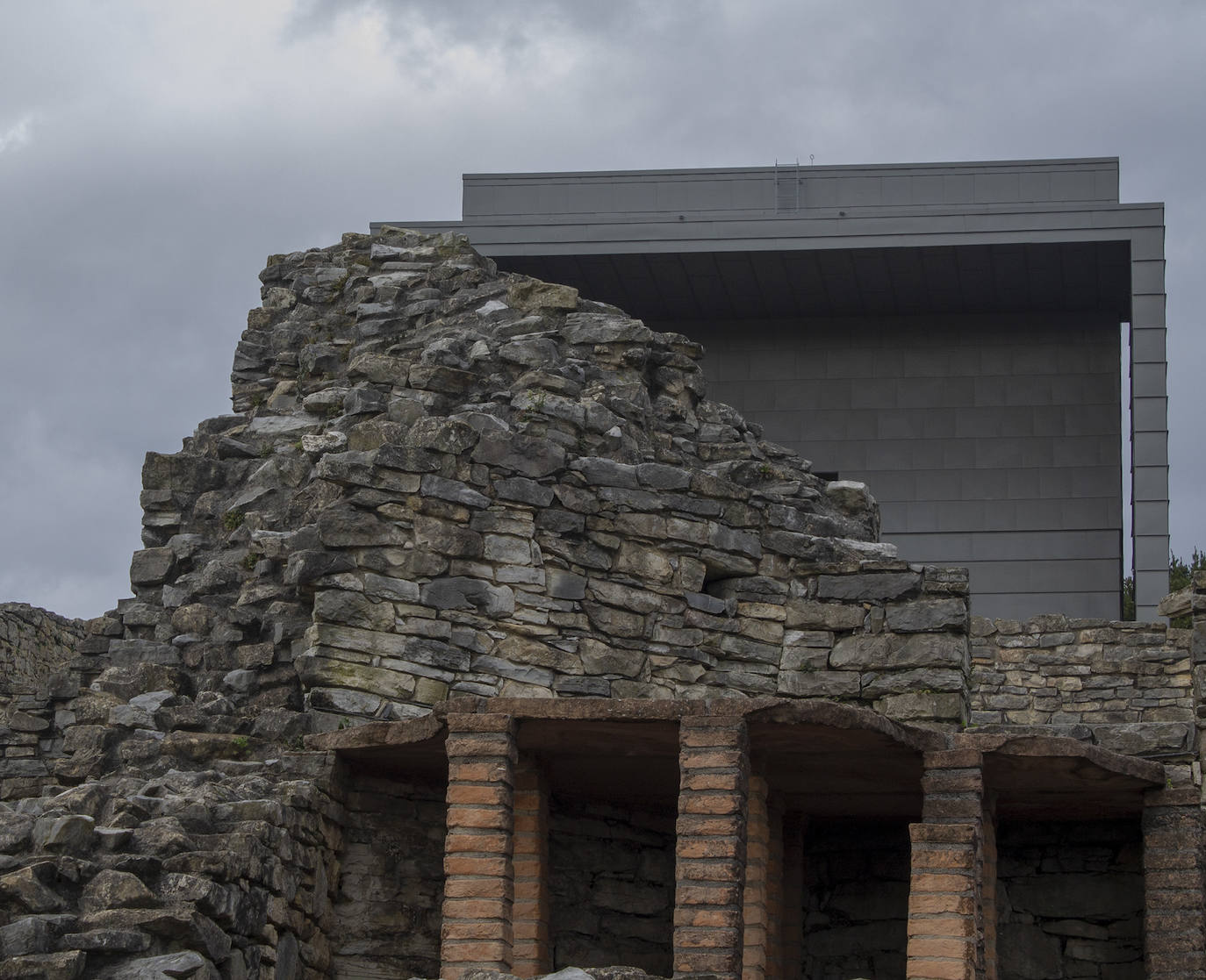 Imágenes reunidas en el concurso Arqueofoto realizado por los museos arqueológicos de Gijón con la colaboración de EL COMERCIO para difundir el patrimonio de la ciudad.