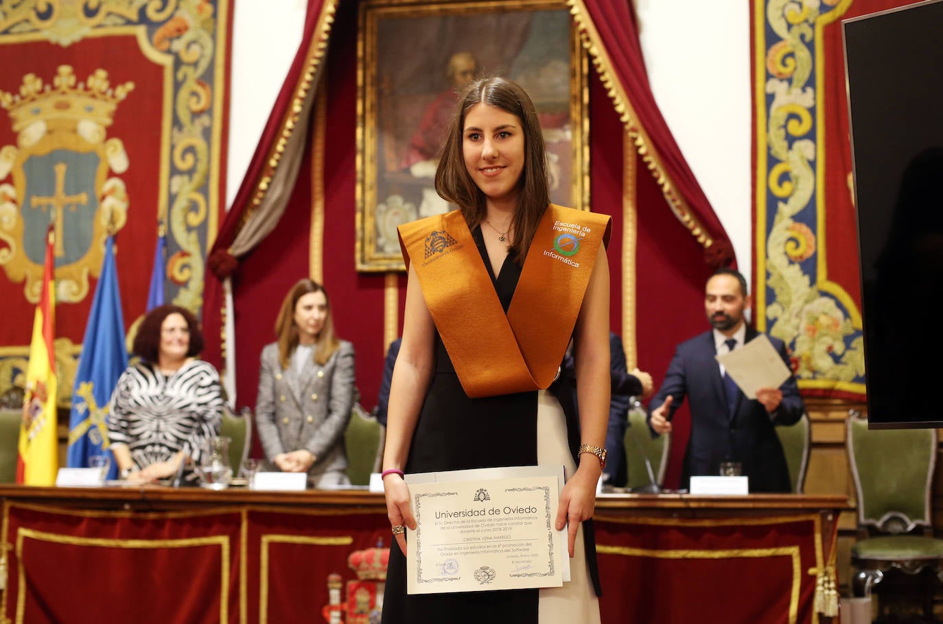 El rector de la Universidad de Oviedo, Santiago García Granda, presidió el acto académico en el Paraninfo del Edificio Histórico