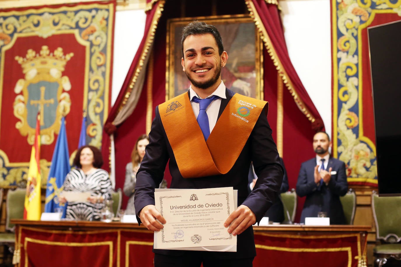 El rector de la Universidad de Oviedo, Santiago García Granda, presidió el acto académico en el Paraninfo del Edificio Histórico